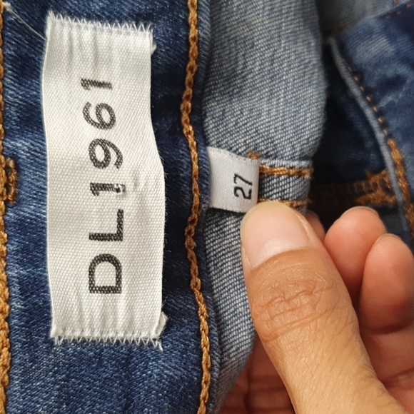 DL1961 Florence Instasculpt Strive Distressed Jeans - Picture 5 of 11